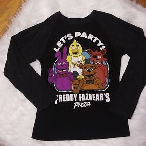 Five Nights at Freddys tshirt medium